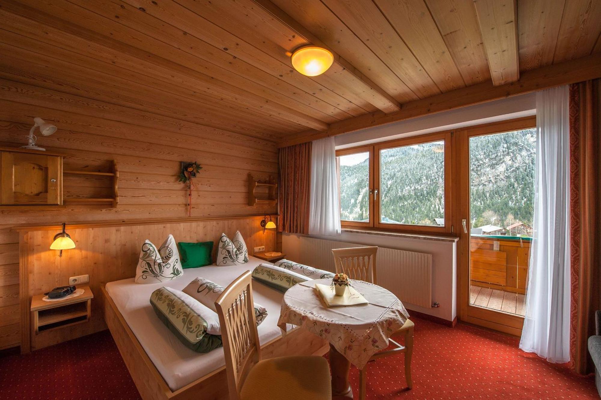 Gaestehaus Alpenblick Berwang Luaran gambar